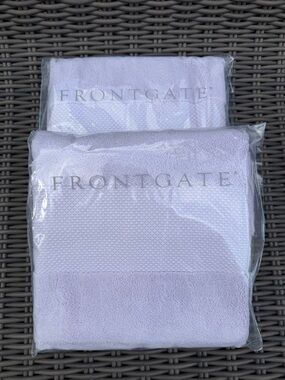 Frontgate Resort Hand Towels (2) - NWT